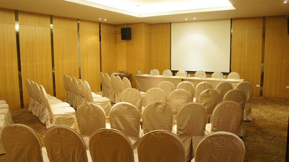 Sheraton Taoyuan Hotel Bagian luar foto